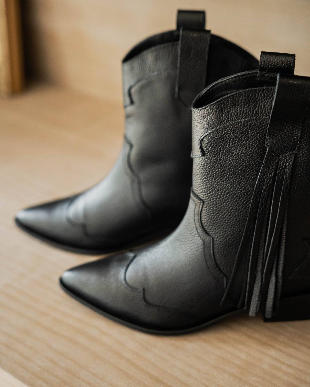 Botas tipo vaquera color negro Modelo Emilia