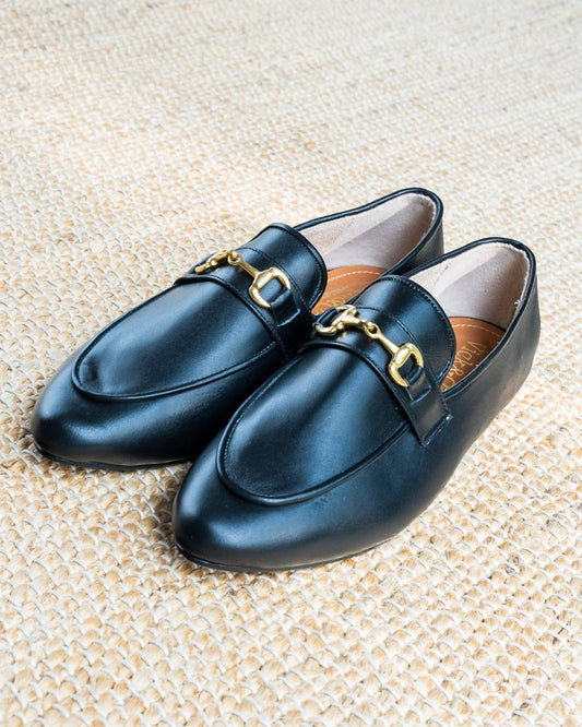 Mocasín de cuero color negro Modelo Vico
