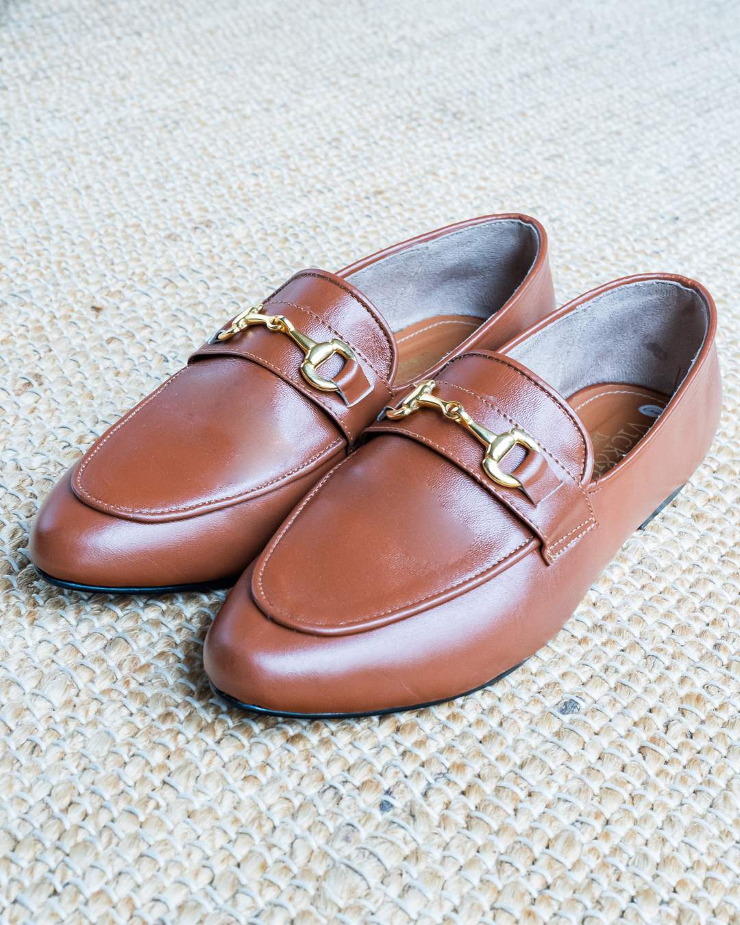Mocasín de cuero color suela y chocolate Modelo Vico