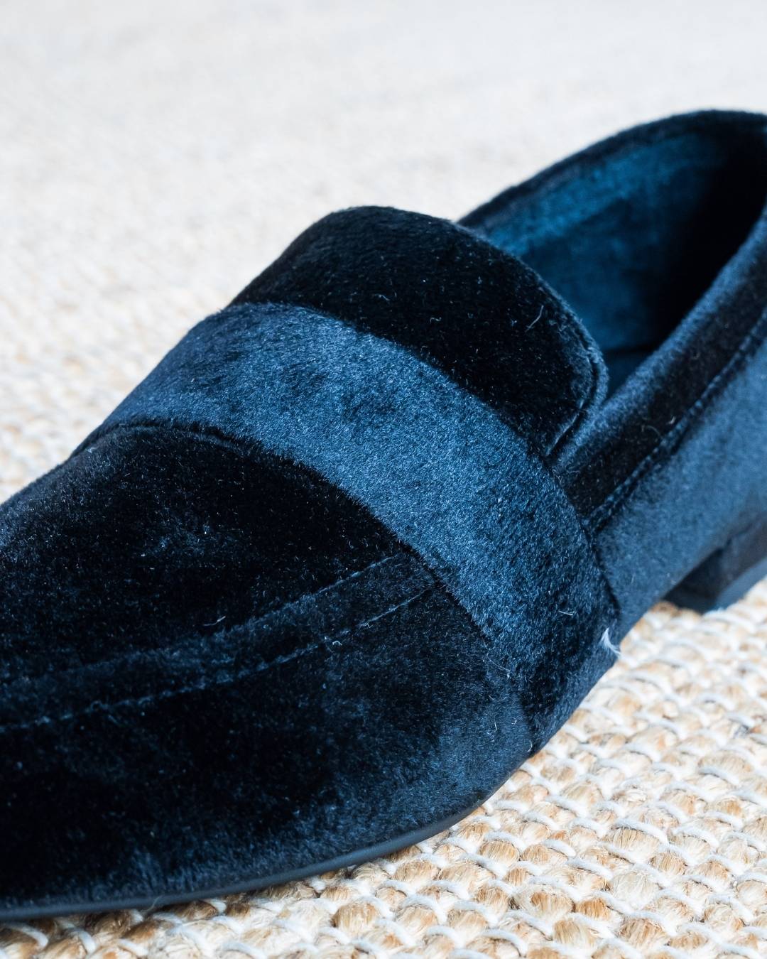 Mocasín de terciopelo negro y verde ingles Modelo Luisa