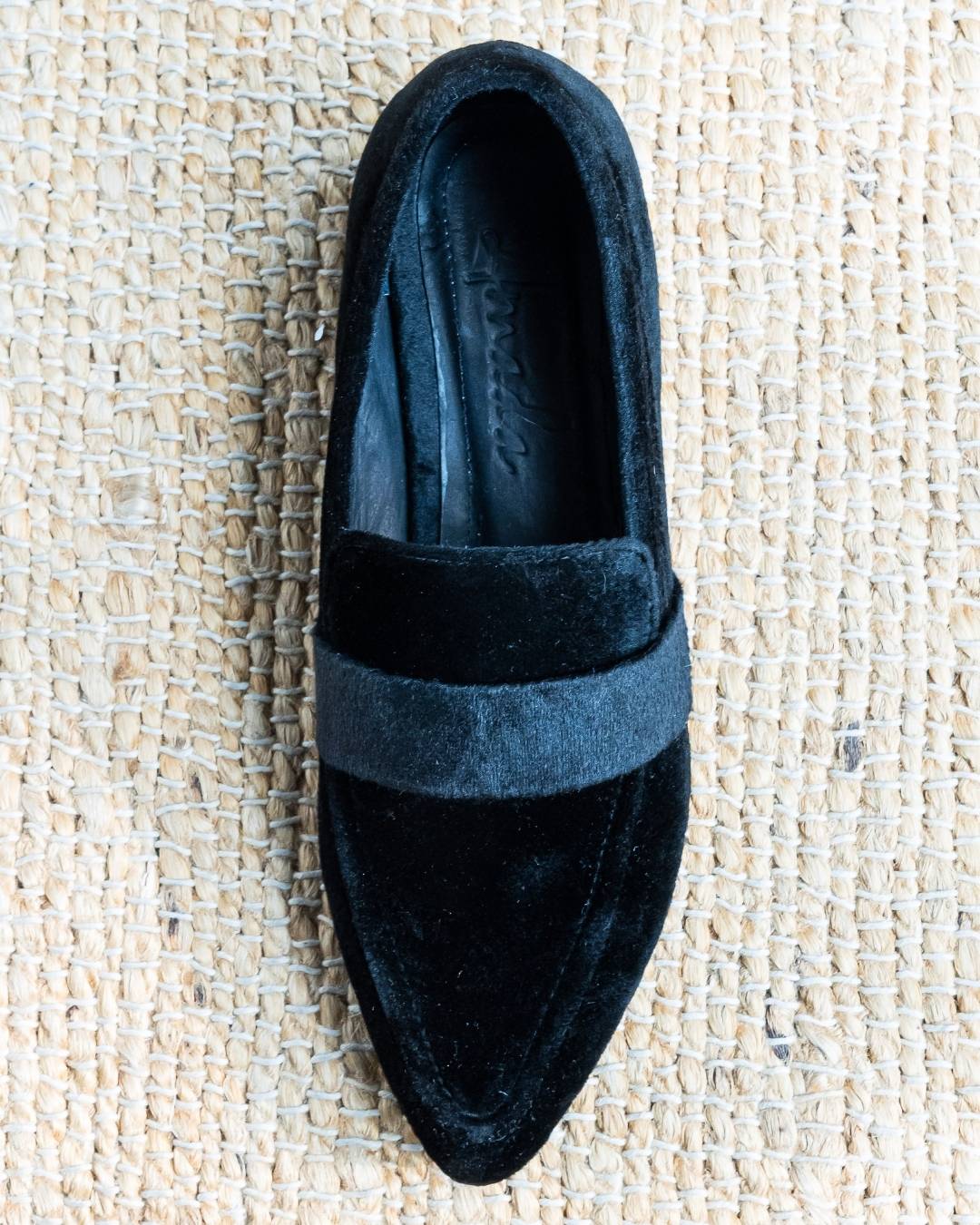 Mocasín de terciopelo negro y verde ingles Modelo Luisa