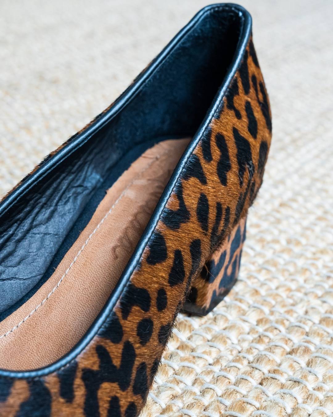 Zapato stiletto de pelo animal print Modelo Levy